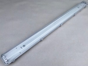  
	Tühi valgusti korpus kahele  LED -torule 
