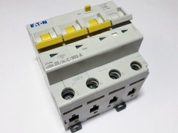 <p>
	Aвтомат тока утечки с автоматическим выключателем 3-фазный C 25A, 30мA(0,03A), Eaton, mRB4-25/3N/C/003-A, 120678</p>
