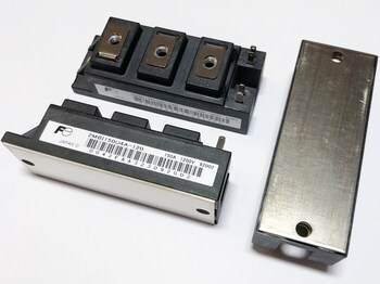 <p>
	Isoleeritud värava bipolaarne transistor 2MBI150U4A-120, Fuji Electric</p>
