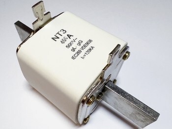 <p>
	Плавкие предохранители 400A, NT3</p>
