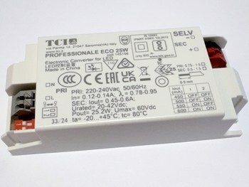 <p>
	Elektrooniline <span style="color: #ff0000">LED</span> trafo 18,9-25,2W, 450-600mA, 20-42V, Professionale ECO 25W, TCI, 145156</p>
