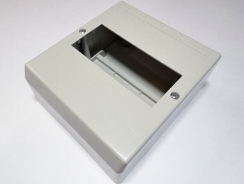 <p>
	Elektrikilp pinnapealne 6 moodulit, ABB, M124260008</p>
