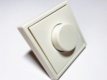 <p>
	Ostan süvispaigaldusega valgusregulaatoreid <strong>LED lampidele</strong></p>
