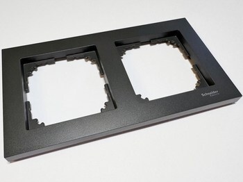 <p>
	2 - kohaline raam Schneider Electric (sari - Merten/M-Pure) MTN4020-3614</p>
