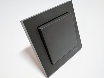 <p>
	Veksellüliti(ühe klahviga) süvispaigaldusega Schneider Electric (sari - Merten/System M) MTN433114</p>
