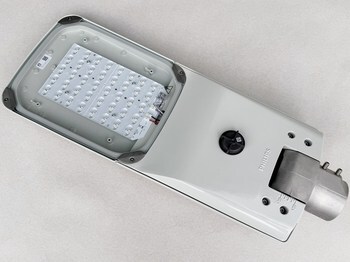 <p>
	Светодиодный уличный светильник 116 Вт, Philips, BGP292 LED180-4S/740 II DM12 CLO-DDF2 D18 SRT SRB 48/60S</p>
