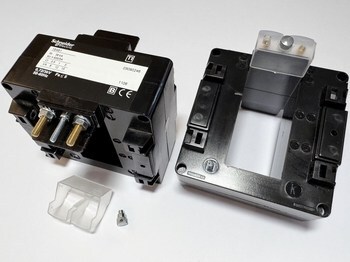<p>
	Трансформатор тока 600/5A, Schneider Electric, 16481</p>
