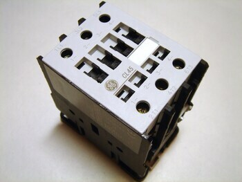 <p>
	Kontaktor 3-faasiline 60A(38kW), CL45A300MN, General Electric, 110814</p>
