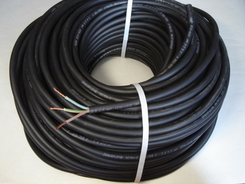 <p>
	Куплю резиновый кабель 3 G 2,5 мм²</p>
