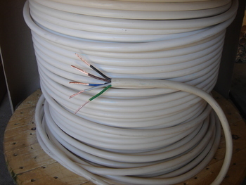 <p>
	Куплю медный кабель 5 G 6 мм²</p>
