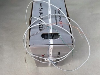 <p>
	Куплю компьютерный кабель UTP Cat 5e, 4 x 2 x 0,5 мм</p>
