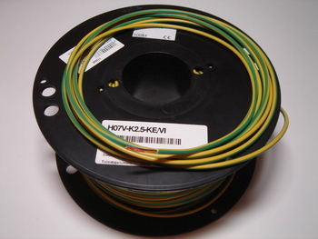 <p>
	Куплю провод 2,5 мм², жёлто-зелёный</p>
