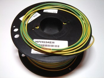 <p>
	Медный провод 2,5 мм², жёлто-зелёный, H07V-K, Top Cable</p>
