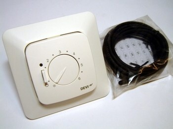 <p>
	Termostaat Devireg™ 530 (15А) 3450 W, 140F1032</p>
