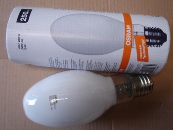 <p>
	Куплю ртутные лампы 250Вт, Philips, Osram, General Electric, Tungsram, Sylvania</p>
