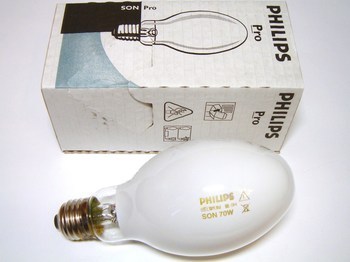 <p>
	Kõrgrõhu-naatriumlamp 70W,<font color="#ff0000"> sisseehitatud starteriga</font>, Philips, SON PRO 70W I E27, 181862</p>
