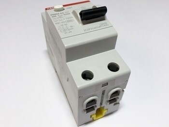 <p>
	Aвтомат тока утечки 1-фазный 40 A, 30мA(0,03A), ABB, FH202 AC-40/0,03, 2CSF202004R1400</p>
