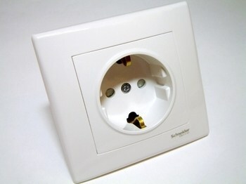 <p>
	Süvispaigaldusega pistikupesa Schneider Electric (sari - Sedna), SDN3000121</p>
