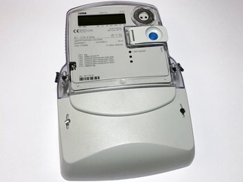 <p>
	Elektriarvesti 3-faasiline 2-tariifne 5-85A, MT174-D1A51-G12-M3K0, Iskra, <span style="color:#ff0000;">sisseehitatud tariifikellaga</span></p>
