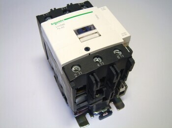 <p>
	Ostan kontaktoreid 3-faasilisi 125A, LC1D95, Schneider Electric</p>
