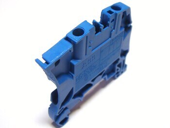 <p>
	Проходная клемма 4 мм², синяя, ZS4-BL, ABB, 1SNK505020R0000</p>
