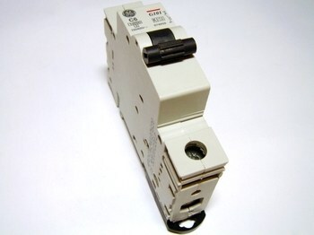 <p>
	Moodulkaitselüliti 1-faasiline C 6A, General Electric, G101C06, 674859</p>
