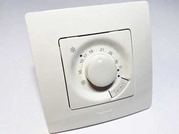 <p>
	Termostaat Legrand, sari - Niloe (8А) 1700 W, 664787</p>
