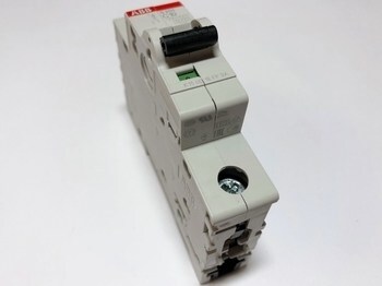<p>
	Модульный автоматический выключатель 1-фазный C 10A, ABB, S201-C10, 2CDS251001R0104</p>

