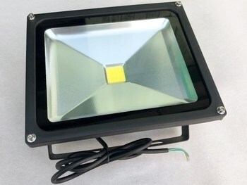 <p>
	<span style="color: #ff0000">LED</span> prozektor 30 W, TI-GC-FL30W, Pluvo</p>
