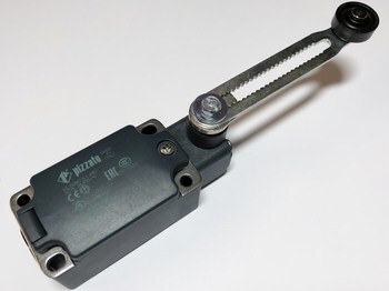 <p>
	Teekonnalüliti reguleeritava hoovaga ja rullikuga Ø20 mm, FP 1056, Pizzato</p>
