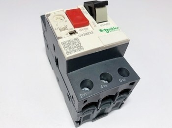 <p>
	Mootorikaitselüliti 3-faasiline 0,25 - 0,4A, Schneider Electric, GV2ME03, 034299</p>
