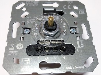 <p>
	Mootoripöörete kiiruse regulaator 1735DS, Jung</p>
