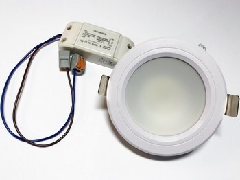<p>
	<span style="color:#ff0000;">LED</span> ripplaevalgusti 10 W</p>
