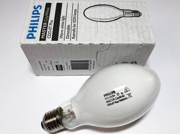 <p>
	Металлогалогенная лампа 70 Вт, Philips Master City White CDO-ET Plus 70W/828 E27, 158752</p>
