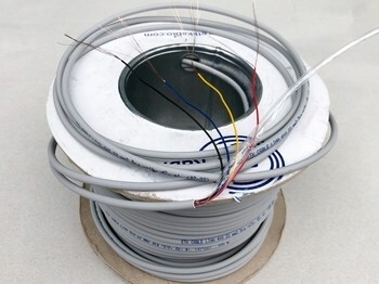 <p>
	<span style="color:#ff0000;">Halogeenivaba</span> signalisatsioonikaabel LIHH 4 x 0,22 mm², ETK Kablo A.S.</p>
