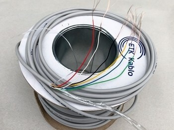 <p>
	<span style="color:#ff0000;">Безгалогенный</span> сигнализационный кабель LIHH 6 x 0,22 мм², ETK Kablo A.S.</p>
