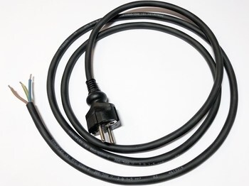 <p>
	Резиновый кабель 3G1,5 мм², 2 метра, с вилкой</p>
