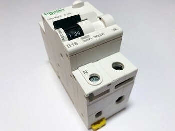 <p>
	Rikkevoolukaitse koos kaitselülitiga 1-faasiline B 16A, 30mA(0,03A), Schneider Electric, Acti 9 DPN Vigi K, A9D23616, 056941</p>
