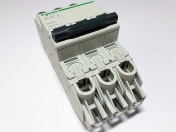 <p>
	Moodulkaitselüliti 3-faasiline C 10A, MGN61363, Schneider Electric, Multi 9 C60, 144880</p>
