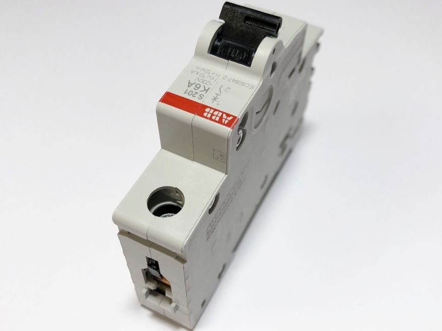 <p>
	Модульный автоматический выключатель 1-фазный K 6A, ABB, S201-K6, 2CDS251001R0377</p>
