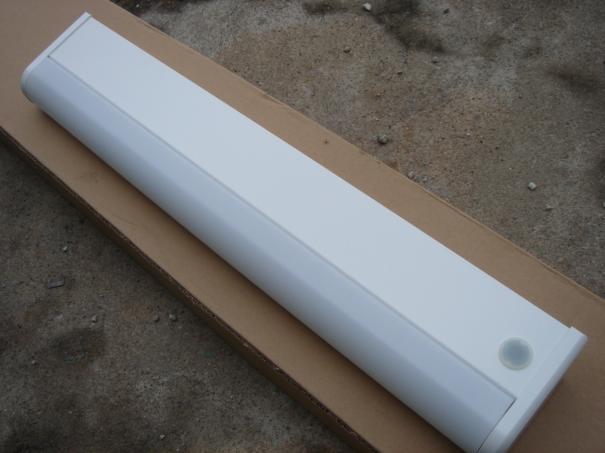 <p>
	Куплю светильники 1x18 Вт.</p>
