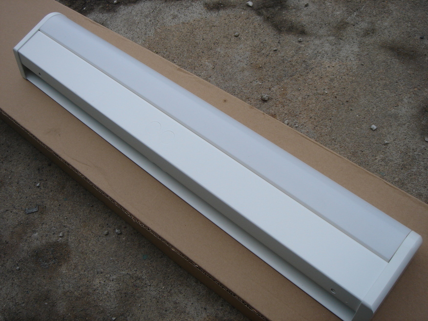 <p>
	Куплю светильники 1x18 Вт.</p>
