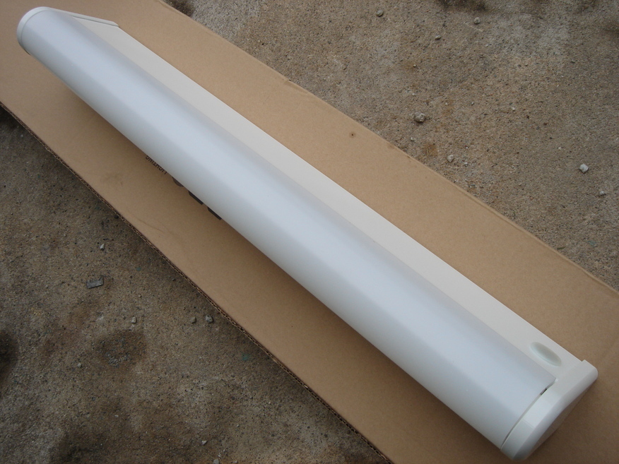 <p>
	Куплю светильники 1x18 Вт.</p>
