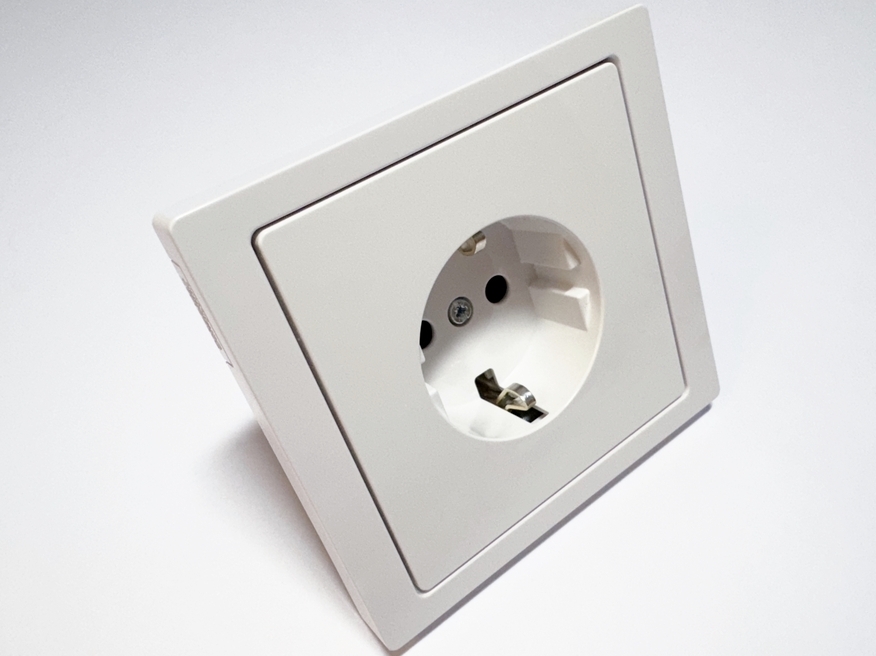 <p>
	Розетка скрытой установки Schneider Electric (серия - Merten/System Design) MTN2300-6035, 088901</p>
