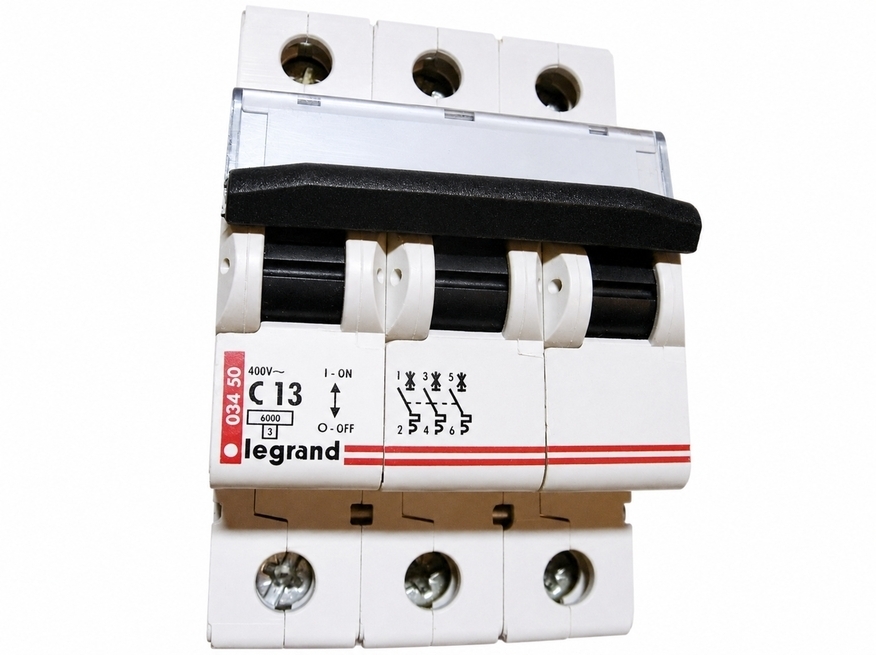 <p>
	Модульный автоматический выключатель 3-фазный C 13A, Legrand, 03450</p>

