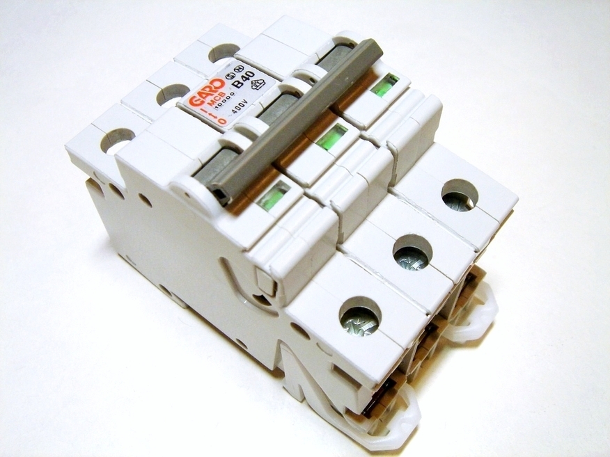 <p>
	Moodulkaitselüliti 3-faasiline, B 40A, Garo, MCB</p>
