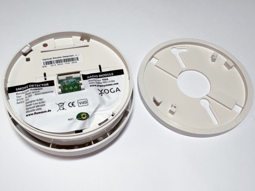 <p>
	Дымовой датчик с питанием от батарейки 9В, K-SD3, Flammex, RA43100004704</p>
