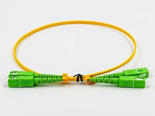 <p>
	Оптический коммутационный кабель SM 2xSCA-SCA, DNS, 200275</p>
