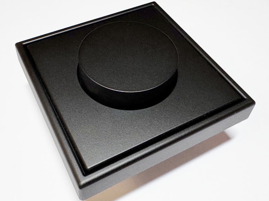 <p>
	Регулятор света скрытой установки Jung (серия - LS 990), 1731DD</p>
