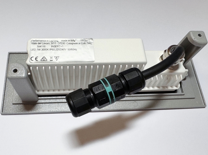 <p>
	<span style="color:#ff0000;">Светодиодный</span> утапливаемый уличный светильник 7 Вт, Insert+1, Prisma, 304116</p>
